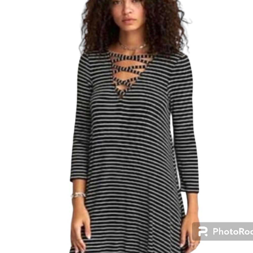 American Eagle Outfitters Flavia Size Large Black White Soft Sexy Mini Dress NWT